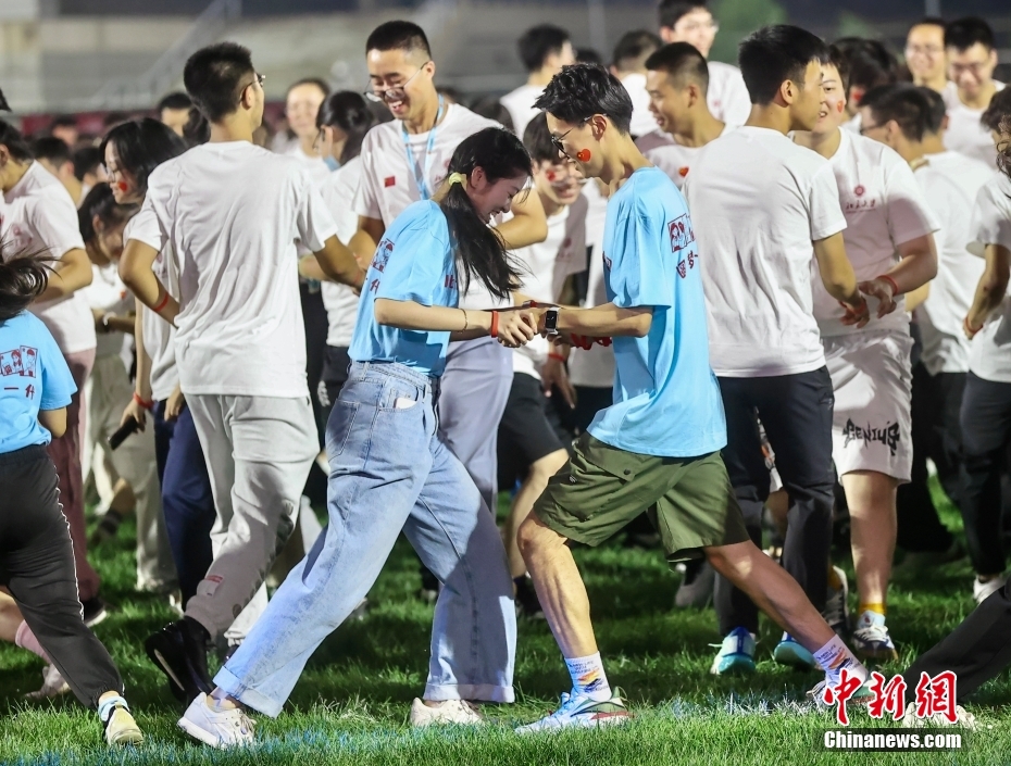北京大学举办“新生第一跑”活动