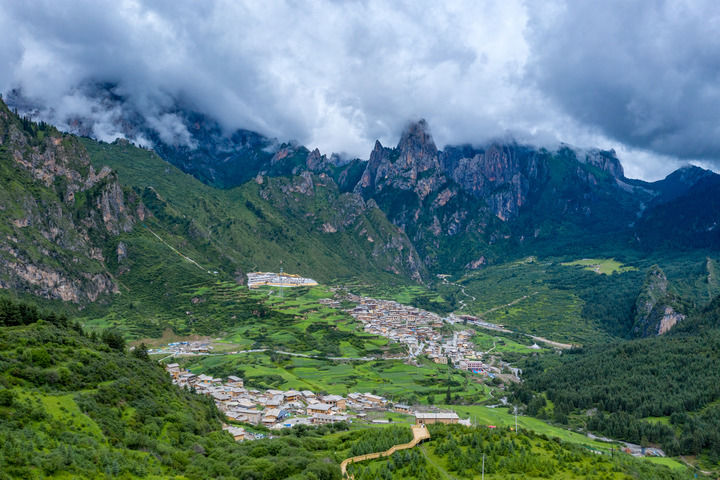 “丝路游”“乡村游”火爆，“旅游+”新消费兴旺——甘肃暑期旅游一线观察