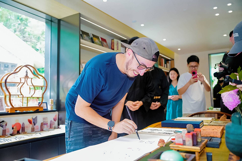 古巷寻非遗，龙岗焕光彩