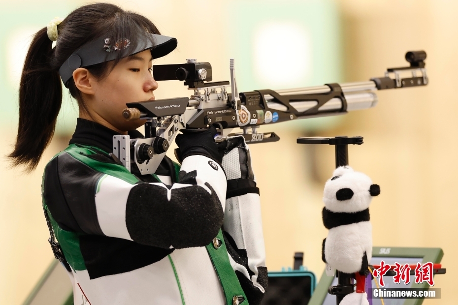 （杭州亚运会）中国队获得女子10米气步枪团体赛金牌