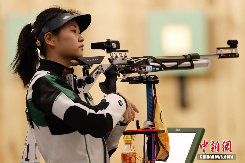 （杭州亚运会）中国队获得女子10米气步枪团体赛金牌