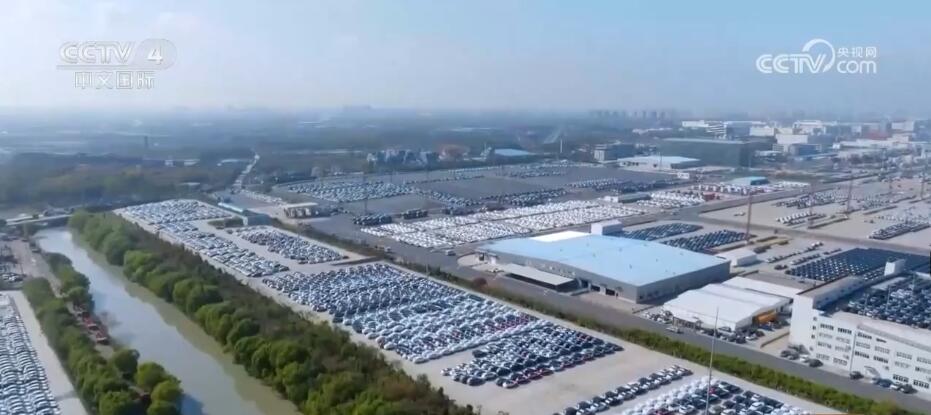 216.4万亿元、400万辆……一系列数据勾勒出我国经济旺盛活力