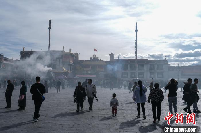 圆梦西藏之旅 古城拉萨中秋、国庆“双节”旅游市场火热
