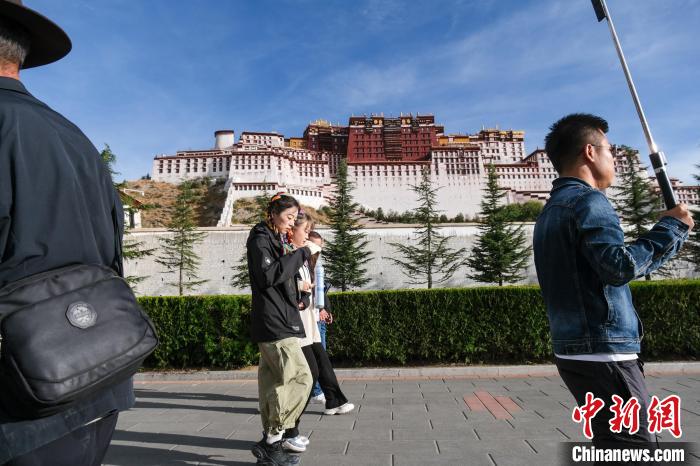 圆梦西藏之旅 古城拉萨中秋、国庆“双节”旅游市场火热