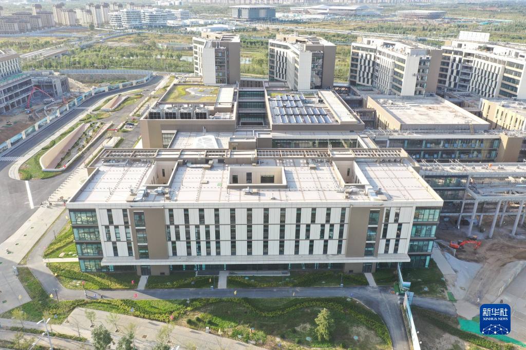 雄安新区：启动区重点工程芳容初绽