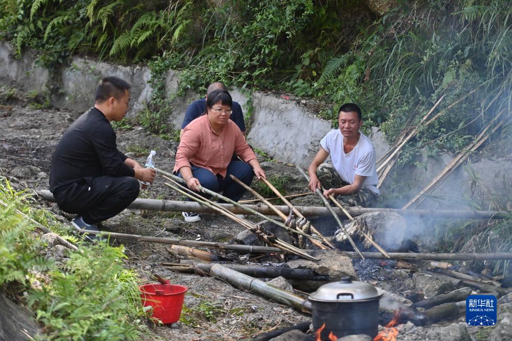 大学生村官杨宁:13年最美青春年华扎根大苗山