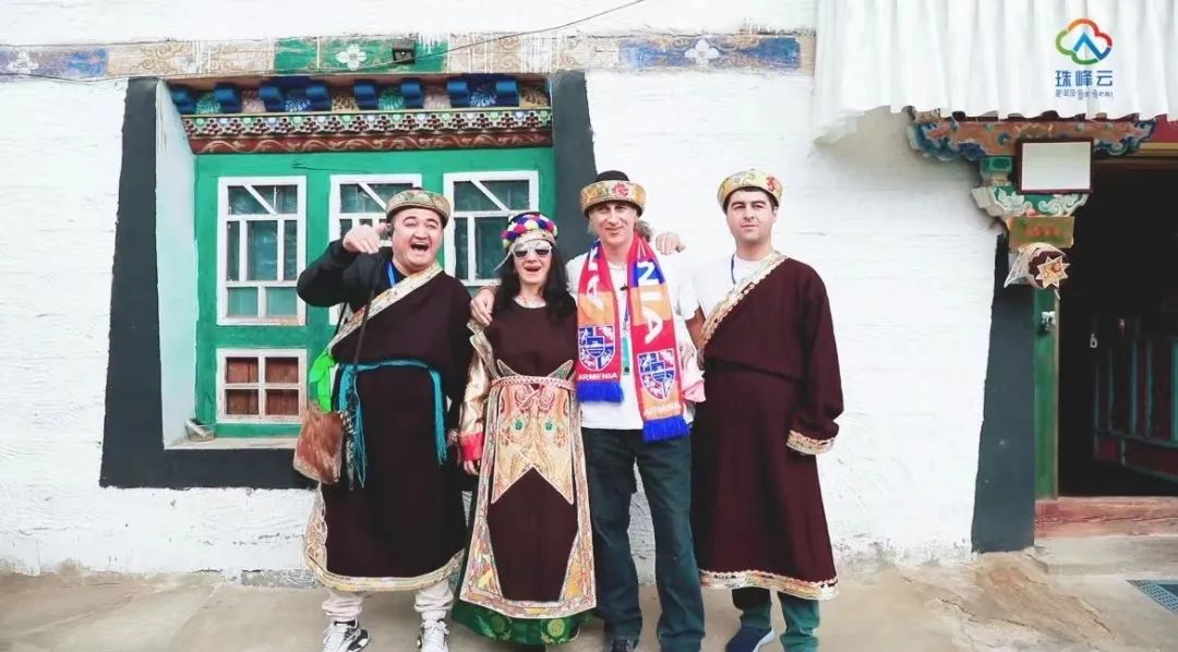 在阿佳其美家，看外国友人沉浸式体验西藏乡村风情！