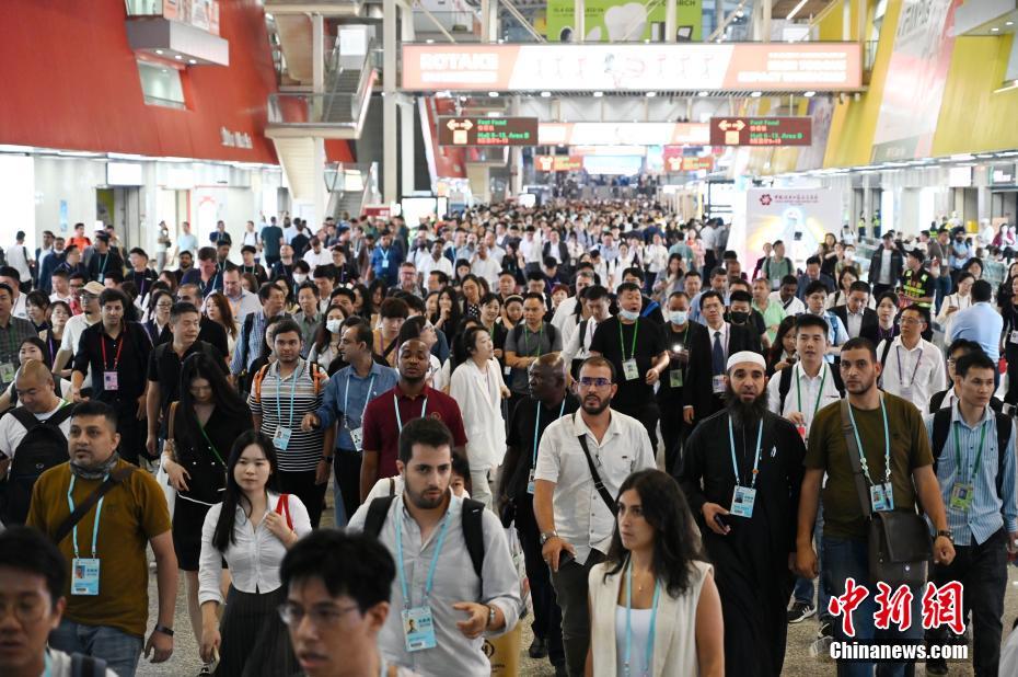 第134届广交会开幕 逾2.8万家企业拿订单拓市场