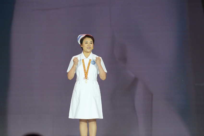 青春华章 | 青春,请回答 第49届南丁格尔奖获得者、四川大学华西医院护理部主任蒋艳