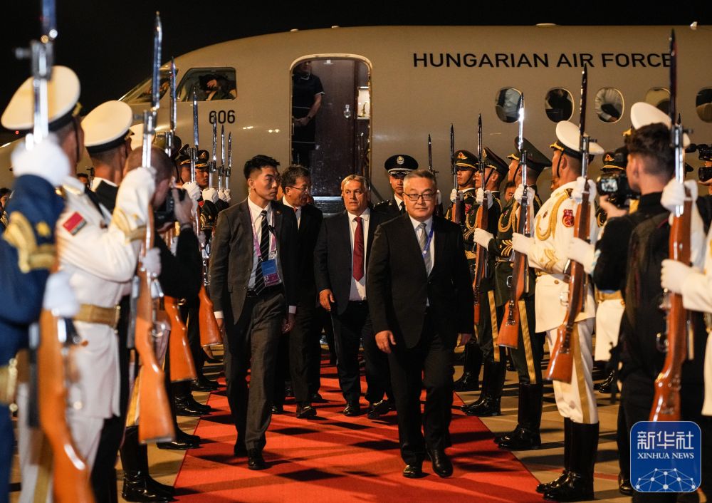 来华出席第三届“一带一路”国际合作高峰论坛的外方领导人及嘉宾陆续抵达北京