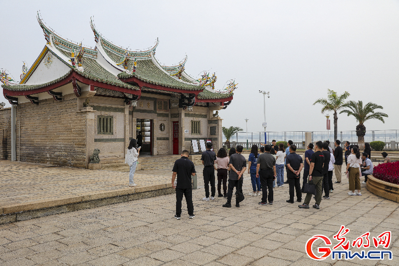 组图丨“闽南石雕博物馆”中游客多