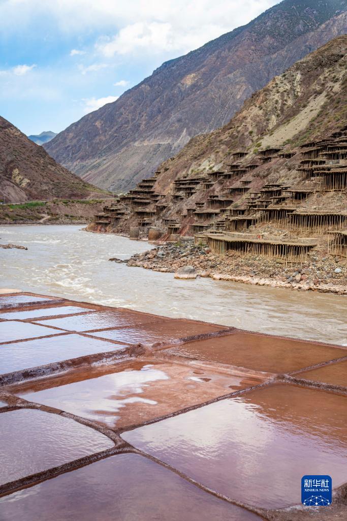 西藏：澜沧江畔的千年古盐田