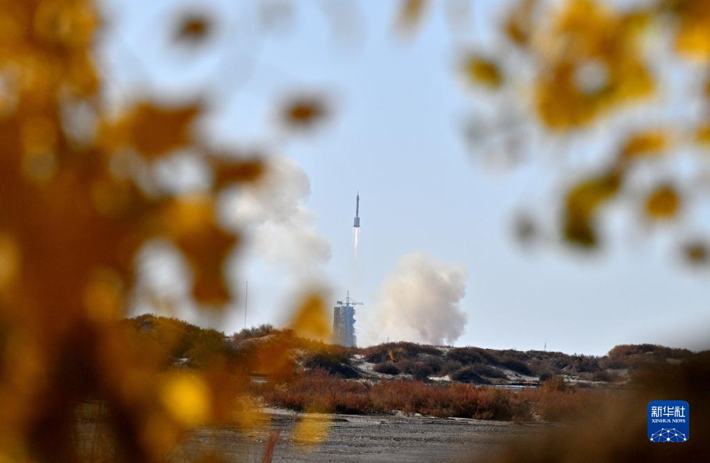 神舟十七号载人飞船发射圆满成功
