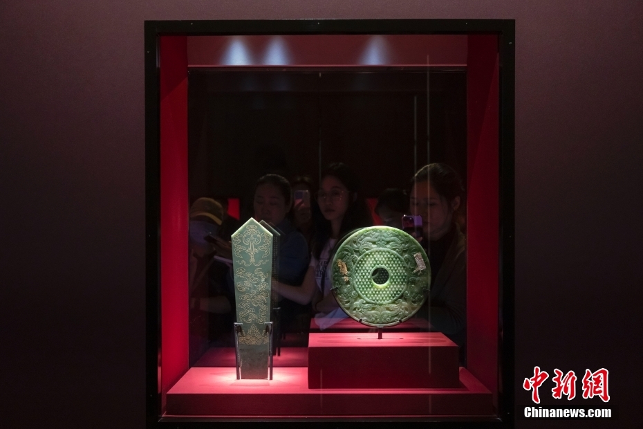 南京博物院“玉润中华”特展布展 600余件（组）玉器集中亮相