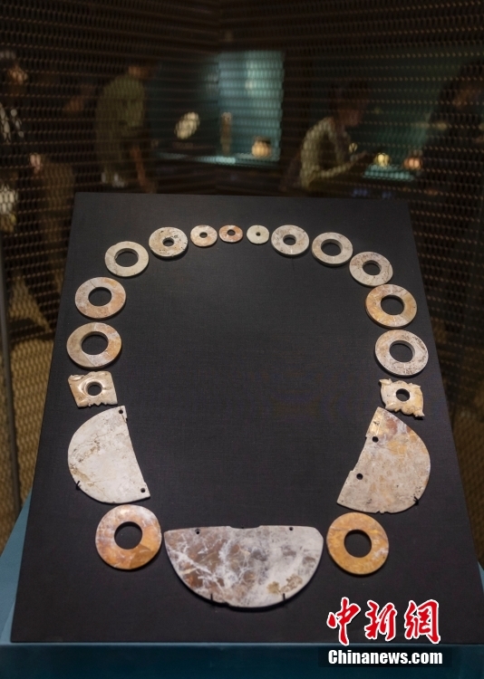 南京博物院“玉润中华”特展布展 600余件（组）玉器集中亮相