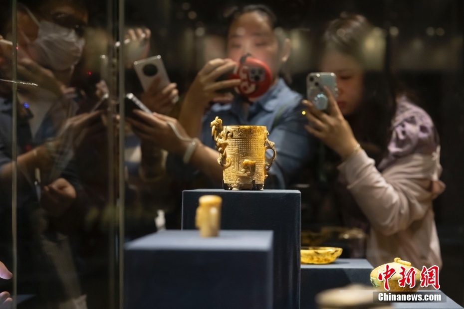 南京博物院“玉润中华”特展布展 600余件（组）玉器集中亮相