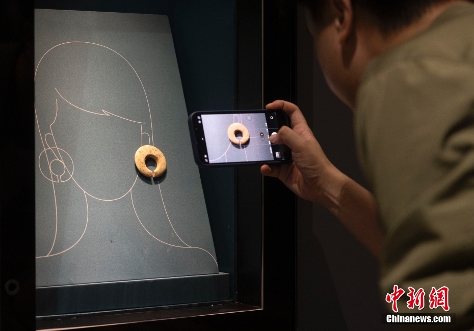 南京博物院“玉润中华”特展布展 600余件（组）玉器集中亮相