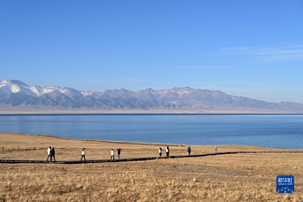 赛里木湖秋景