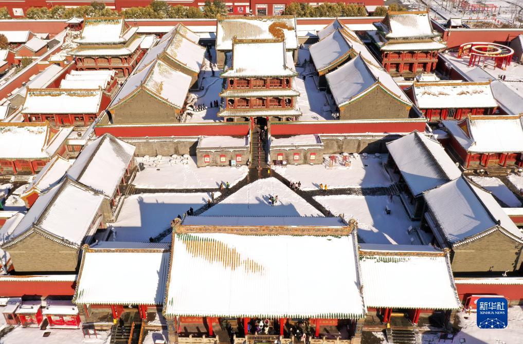 沈阳故宫迎初雪