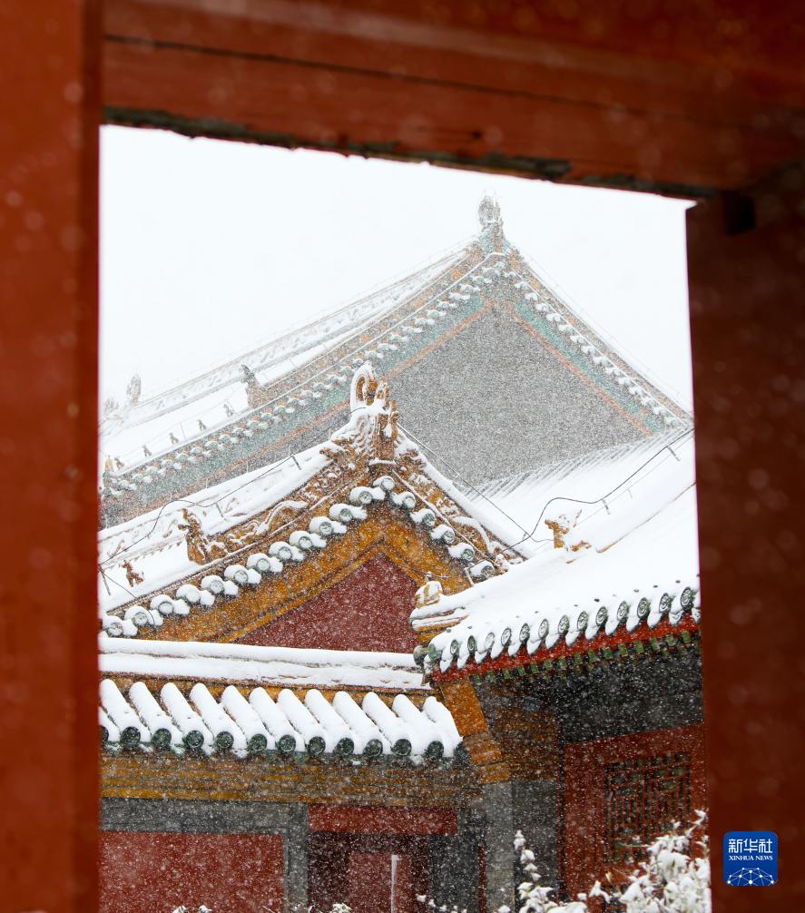 沈阳故宫迎初雪