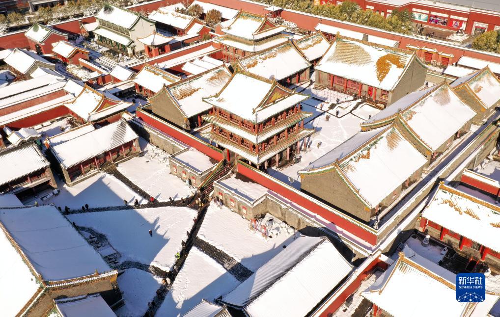 沈阳故宫迎初雪