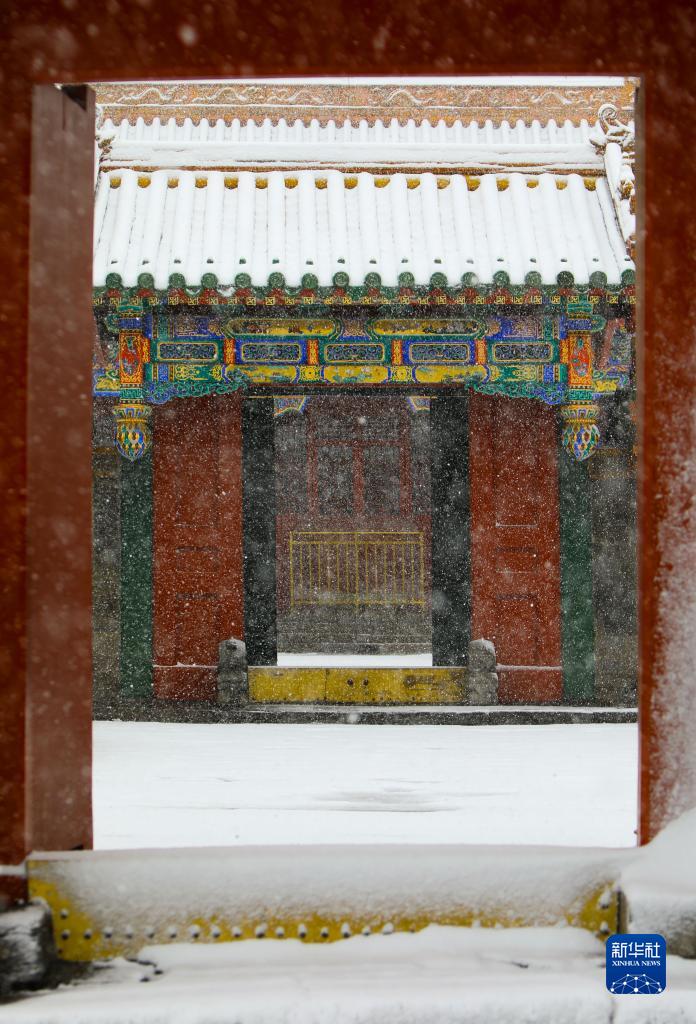 沈阳故宫迎初雪