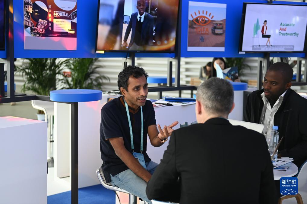 从“互联网之光”成果洞见未来——2023年世界互联网大会“互联网之光”博览会在乌镇开幕