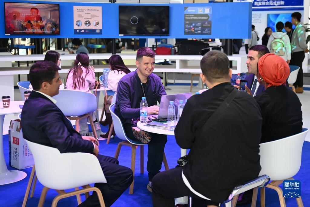 从“互联网之光”成果洞见未来——2023年世界互联网大会“互联网之光”博览会在乌镇开幕