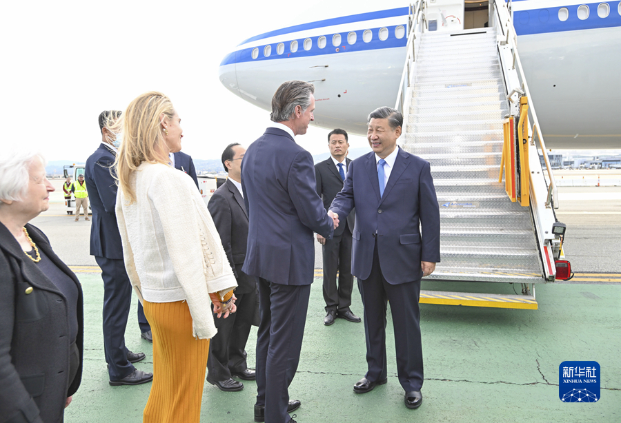 习近平抵达旧金山举行中美元首会晤 同时出席亚太经合组织第三十次领导人非正式会议