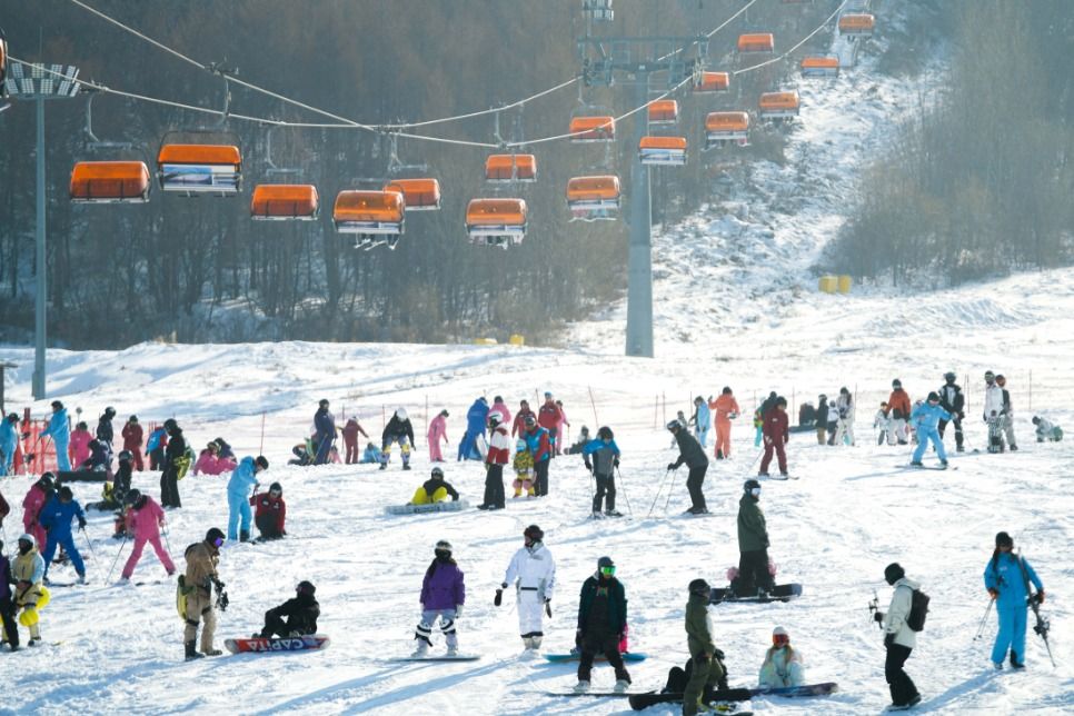 延续冬奥之约 中国冰雪季火热开启