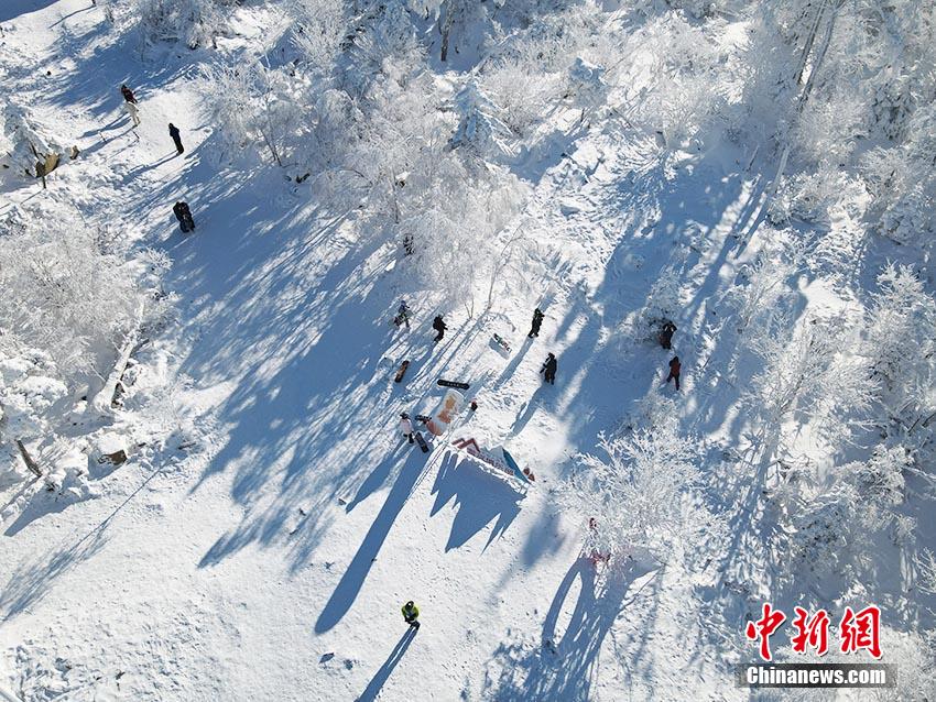 吉林北大湖高山雾凇幻美如画