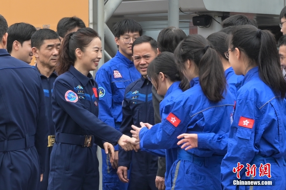 中国载人航天工程展在香港举行开幕典礼