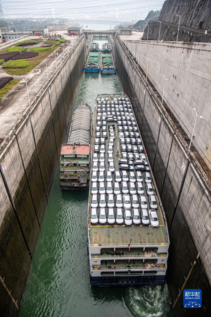 三峡船闸货运量刷新2022年纪录