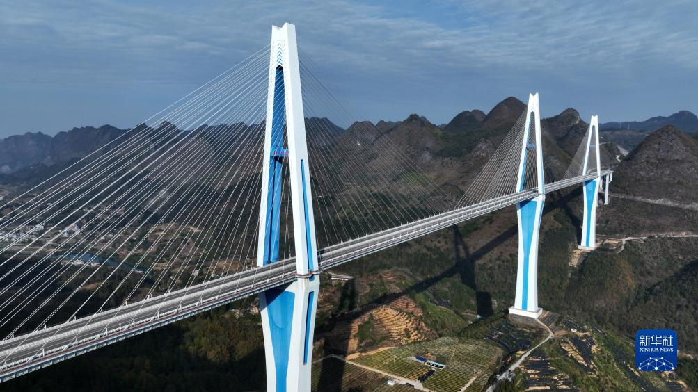 贵州平塘:“桥旅”融合促发展