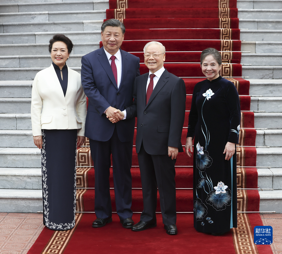 习近平同越共中央总书记阮富仲举行会谈