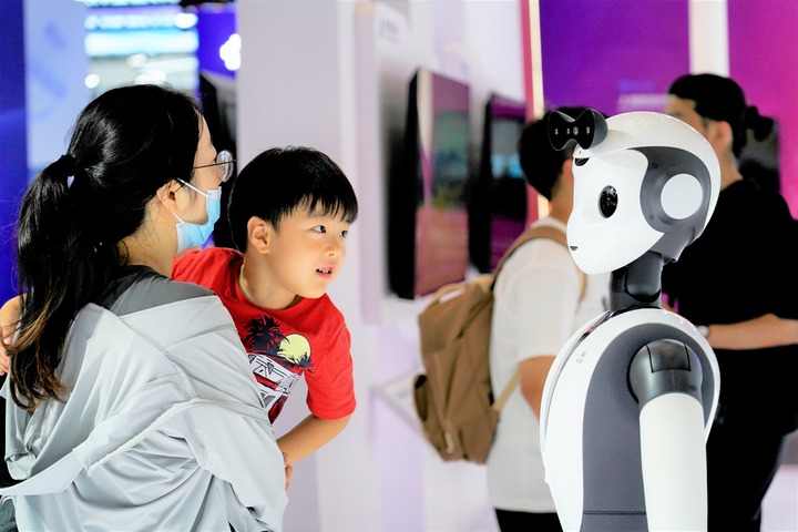 中国定调明年经济工作 专家解读政策取向新信号