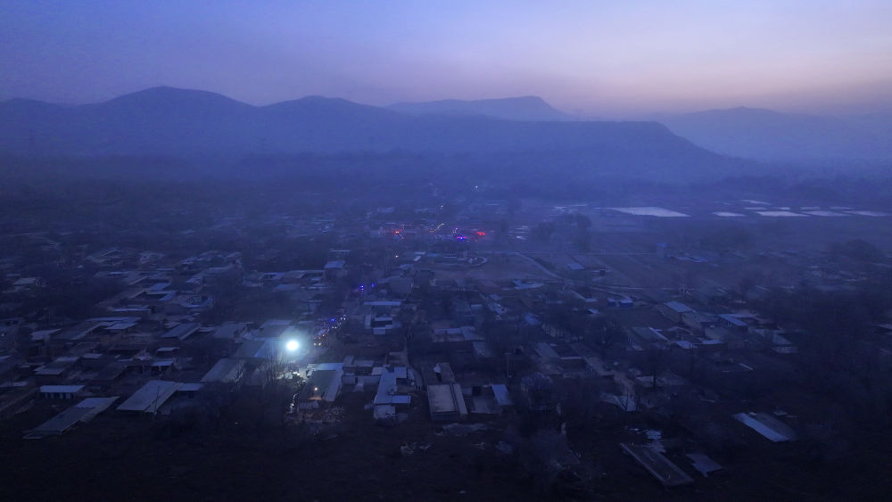 来自积石山地震灾区的最新报道丨每一缕光线，都是希望