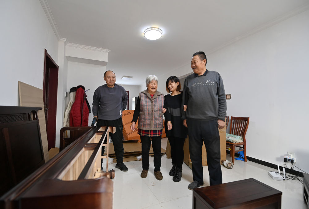 年终报道&middot;2023温暖中国丨受灾群众温暖过冬