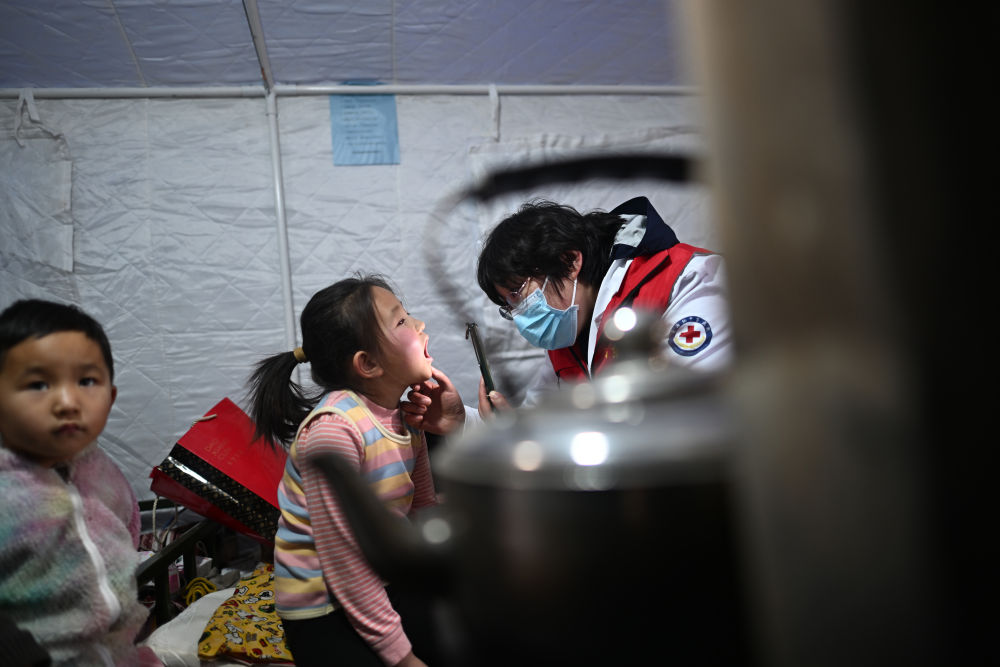 年终报道&middot;2023温暖中国丨受灾群众温暖过冬