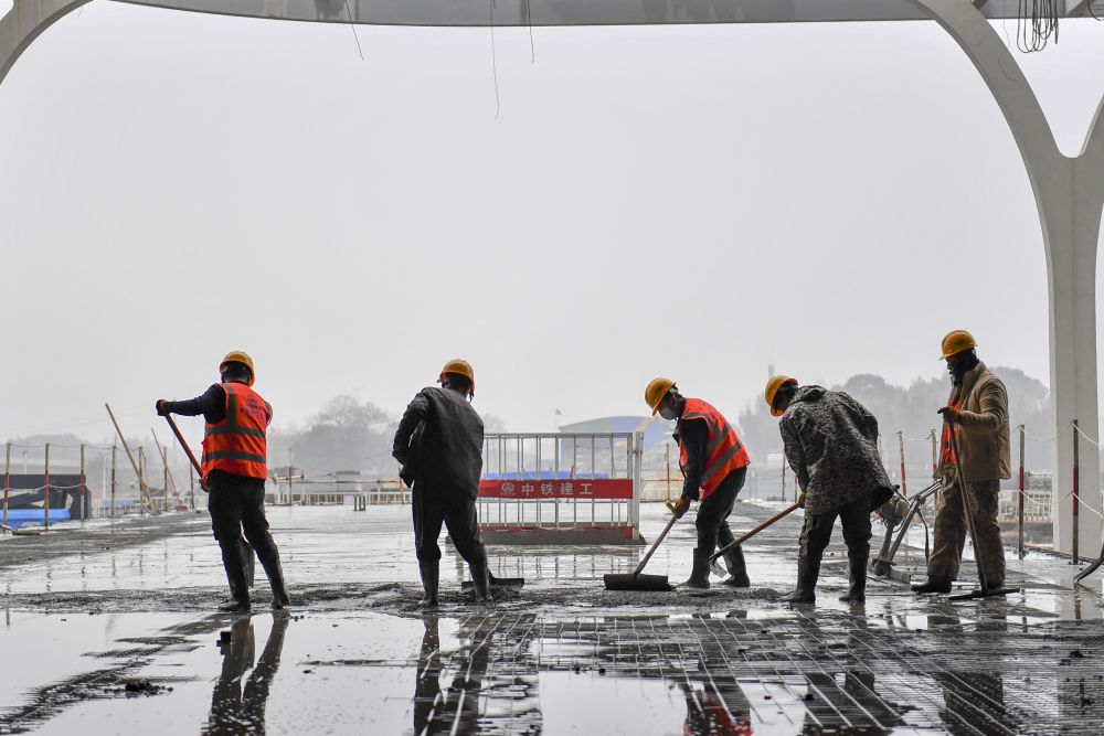 新华全媒+丨我在岗位上迎新年