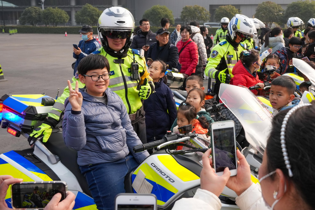 江苏南京举行警营开放周活动