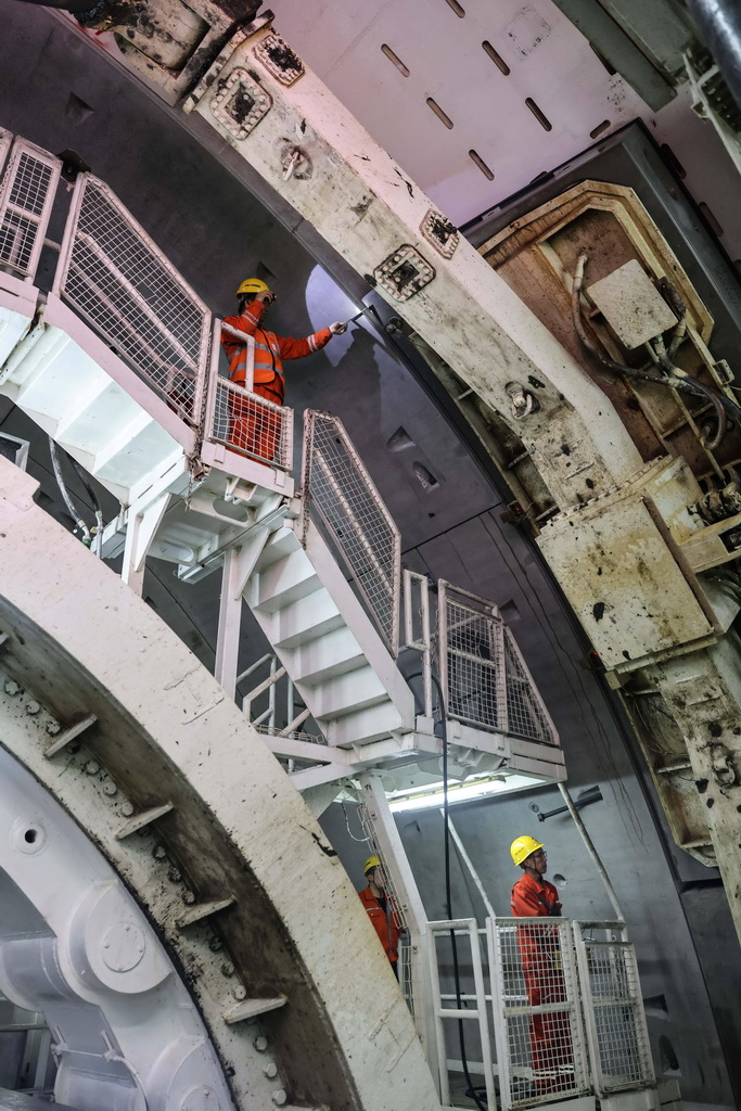 济南黄河济泺路北延工程西线隧道贯通