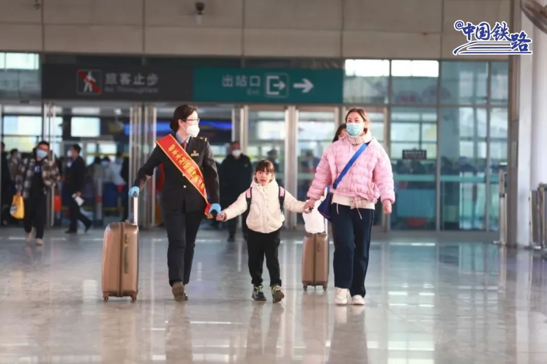 全国铁路1月10日起实行新的列车运行图