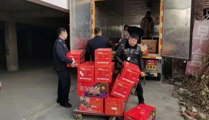 岁末年初高发！关于烟花爆竹 这些“花招”违法了→