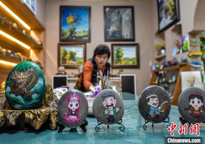 乌鲁木齐：逛巴扎 看非遗