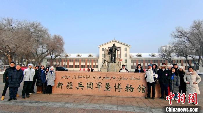 台胞青年参访新疆石河子市