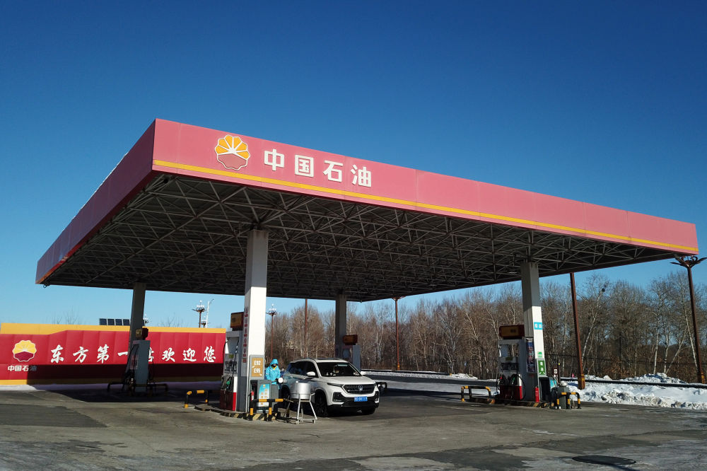 新春走基层丨东方第一加油站：在“华夏东极”为祖国“加油”