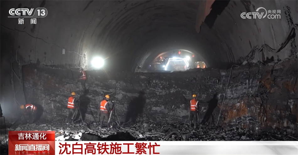 多领域“龙腾虎跃”迎来开门红 中国高质量发展焕发澎湃动能