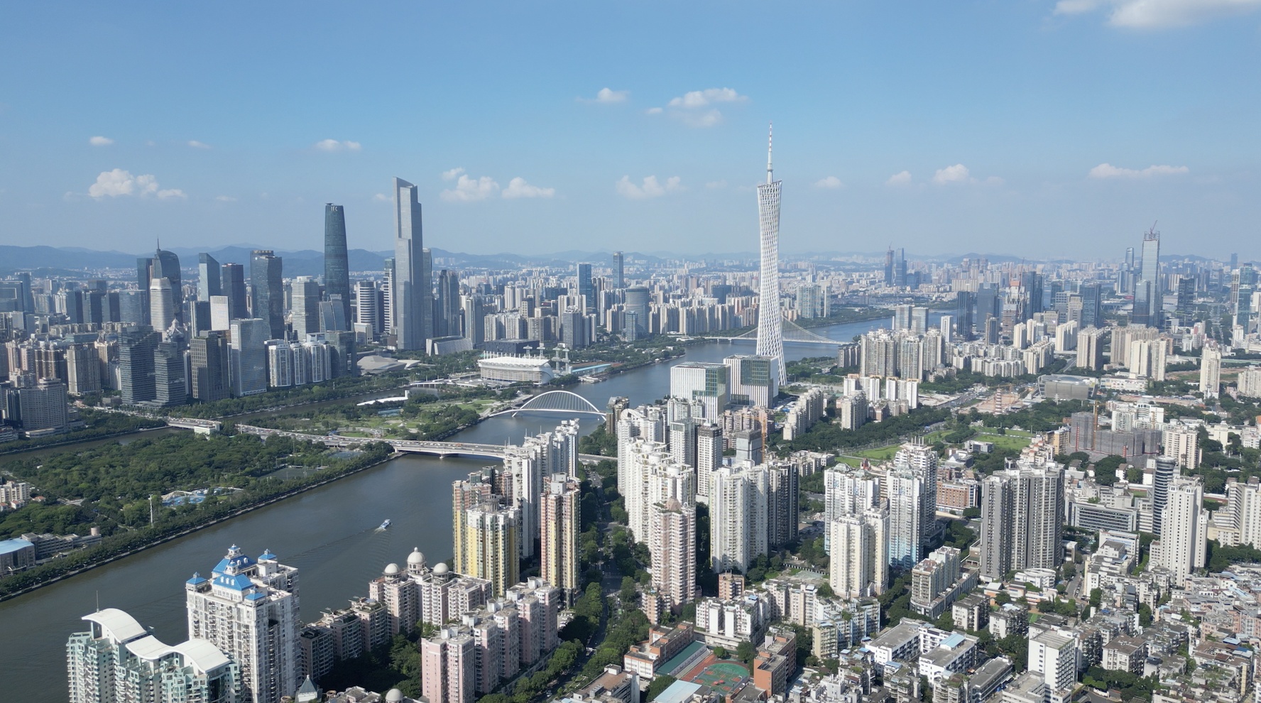 击鼓催征正当时 更扬云帆立潮头——广东省高质量发展大会侧记