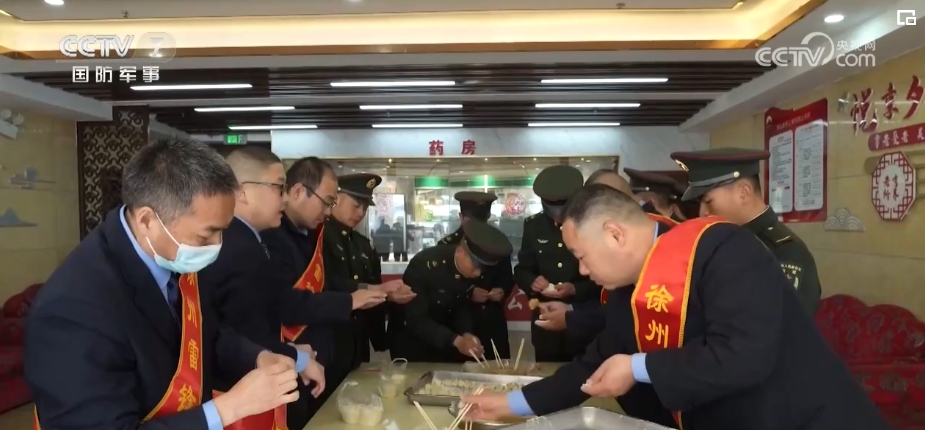 雷锋精神人人可学 奉献爱心处处可为